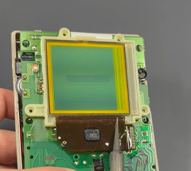 How to Remove Vertical Lines from DMG GameBoy Screen